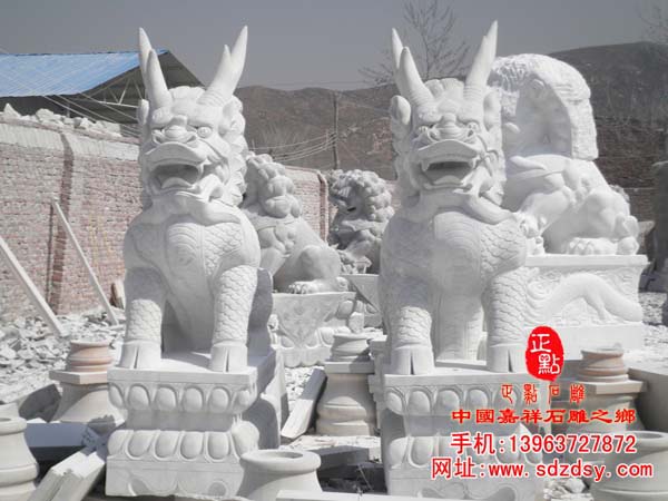 漢白玉坐麒麟