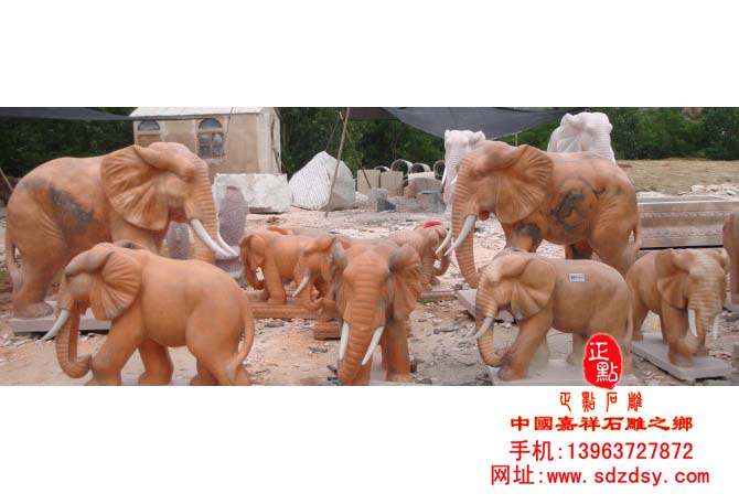 晚霞紅石雕大象