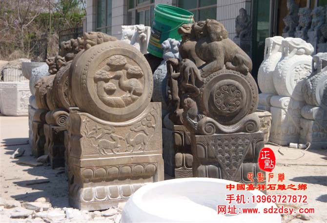 石頭抱鼓