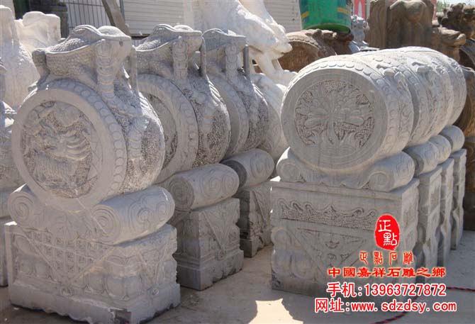 青石獅子頭門(mén)墩